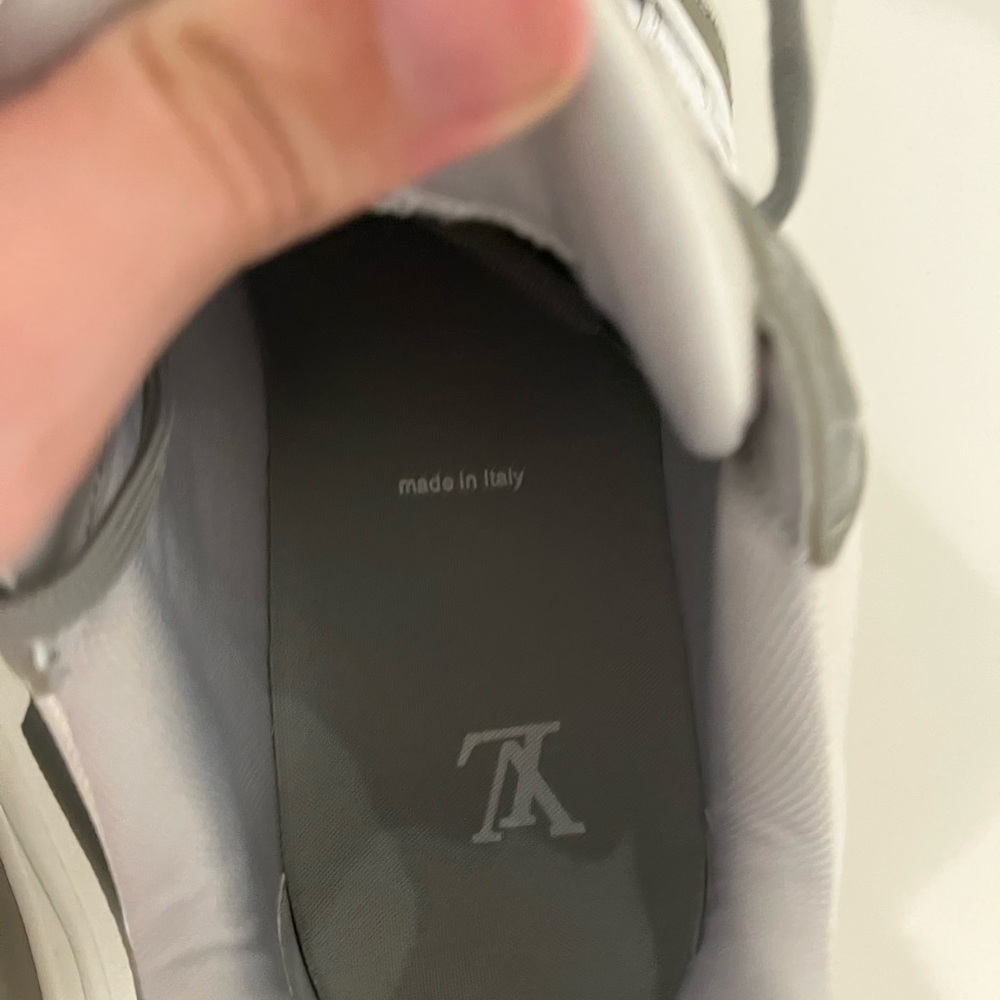 Louis Vuitton trainers 11 - Picture 6 of 7